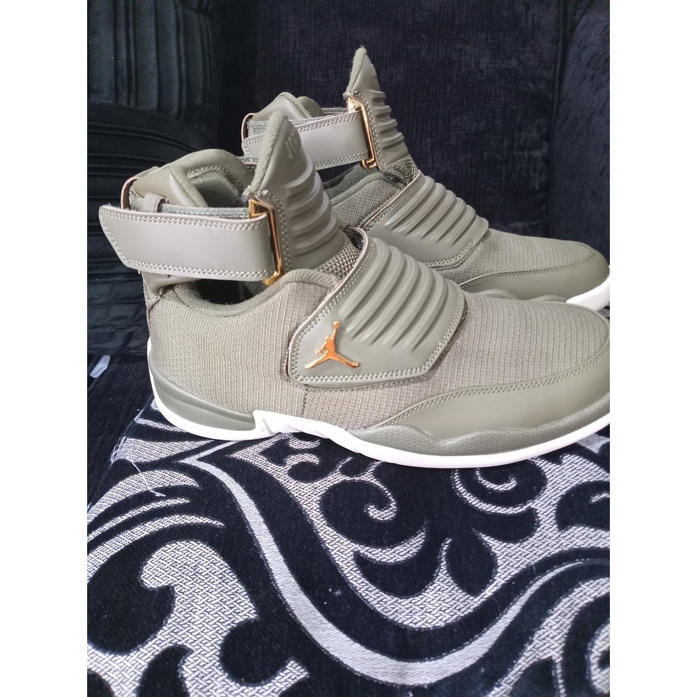 Jordan Generation Olive Green Gold Mens 9.5 Sneakers AA1294-205 Mid Top Trainer